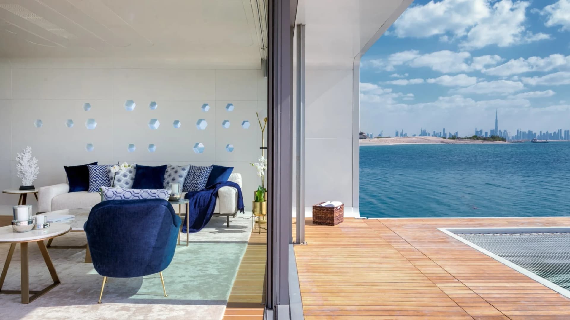 Honeymoon Island and The Floating Seahorse by THOE in The World Islands, Dubai